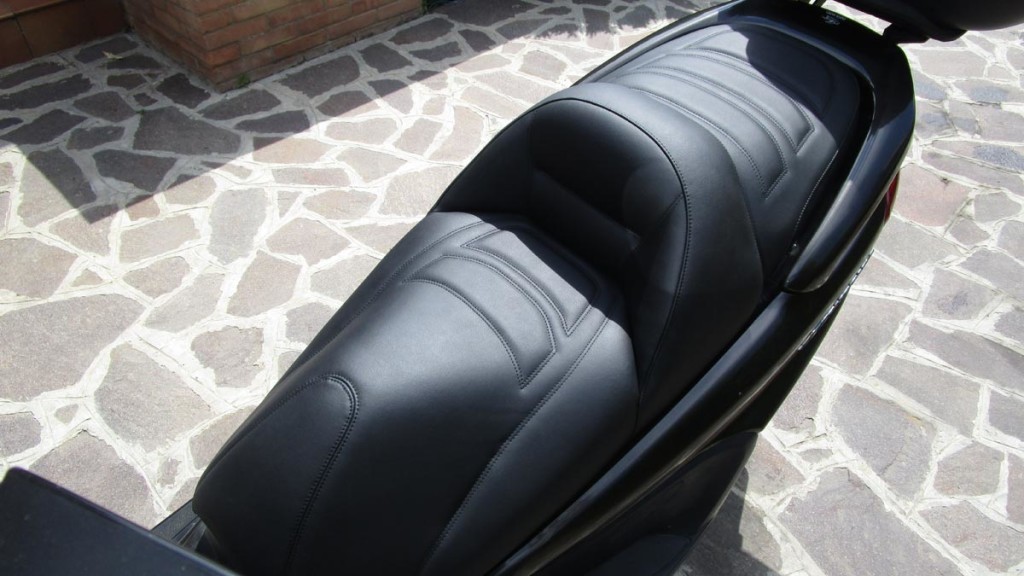 Automotive sella scooter M;ajesty 400 Tortoreto PPI Group